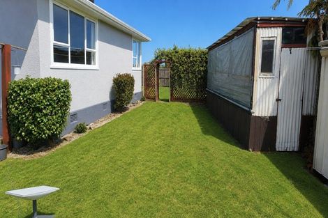 Photo of property in 17 Kairau Road West, Sentry Hill, New Plymouth, 4373