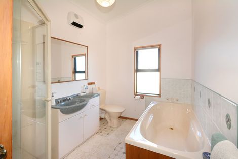 Photo of property in 15 Mclelland Street, Macandrew Bay, Dunedin, 9014