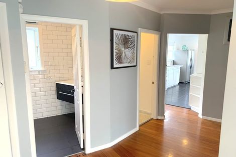 Photo of property in 34 Ranui Terrace, Tawa, Wellington, 5028