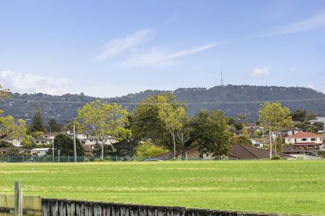 Photo of property in 19 Roick Parade, Glen Eden, Auckland, 0602