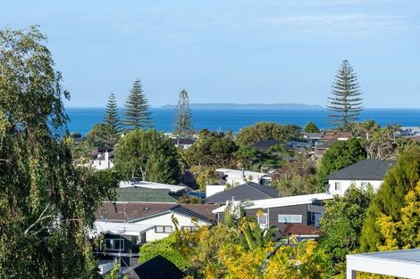 Photo of property in 131 Kowhai Road, Mairangi Bay, Auckland, 0630