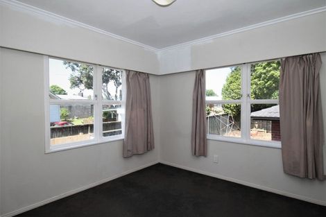 Photo of property in 37 Lynmore Drive, Hillpark, Auckland, 2102