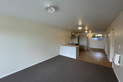 Photo of property in 2/242 Great North Road, Henderson, Auckland, 0612