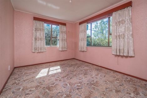 Photo of property in 72 Kelman Road, Kelston, Auckland, 0602