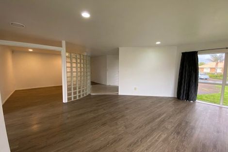 Photo of property in 14 Caldbeck Rise, Northpark, Auckland, 2013