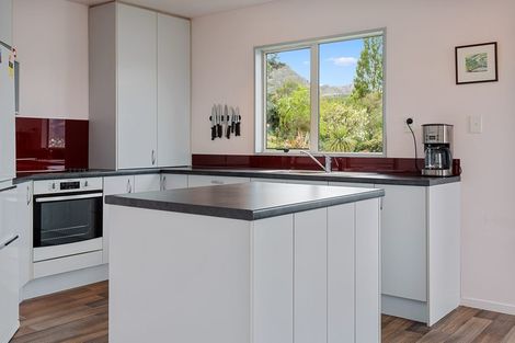 Photo of property in 16 Dudley Road, Lyttelton, 8082