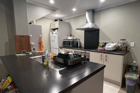 Photo of property in 2/129 The Parade, Island Bay, Wellington, 6023