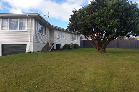 Photo of property in 9 Falcon Street, Cannons Creek, Porirua, 5024