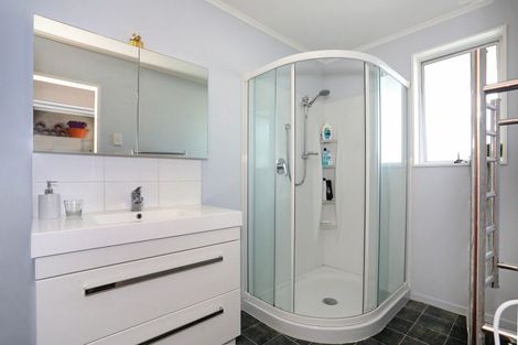 Photo of property in 2 Caroline Drive, Feilding, 4702