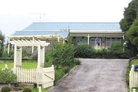 Photo of property in 6 Makiri Street, Helensville, 0800