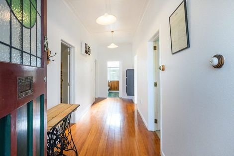 Photo of property in 18 Harris Street, Marton, 4710