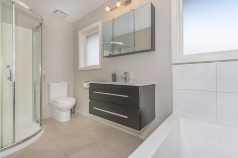 Photo of property in 39 Denise Crescent, Hornby, Christchurch, 8042