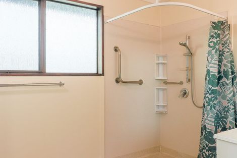 Photo of property in 18 Tawhara Place, Edgecumbe, 3120