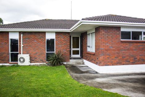 Photo of property in 15 Taikata Road, Te Atatu Peninsula, Auckland, 0610