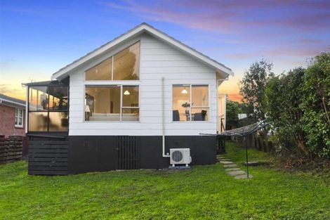 Photo of property in 2/22 Roberts Road, Glenfield, Auckland, 0629