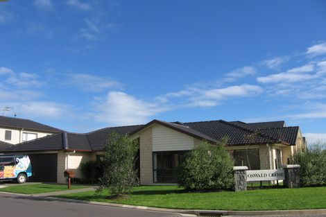 Photo of property in 1 Oswald Close, Flat Bush, Auckland, 2016