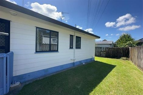 Photo of property in 1/107 Santiago Crescent, Unsworth Heights, Auckland, 0632