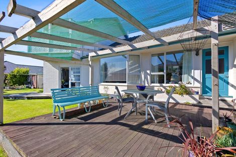 Photo of property in 93 Farquhars Road, Redwood, Christchurch, 8051