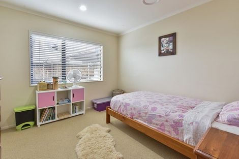 Photo of property in 19 Fergy Crescent, Wattle Downs, Auckland, 2103