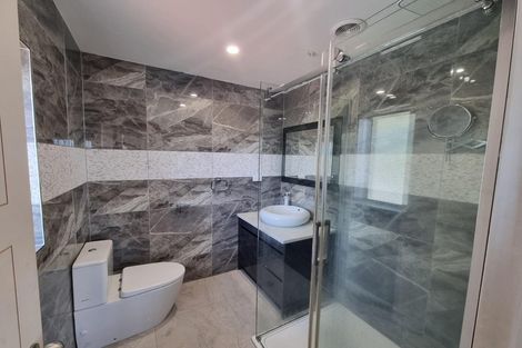 Photo of property in 54 Redoubt Road, Clover Park, Auckland, 2105