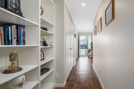 Photo of property in 6a Huia Street, Waikawa, Picton, 7220