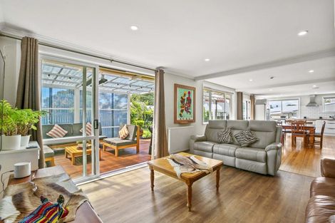 Photo of property in 53 Govett Avenue, Frankleigh Park, New Plymouth, 4310