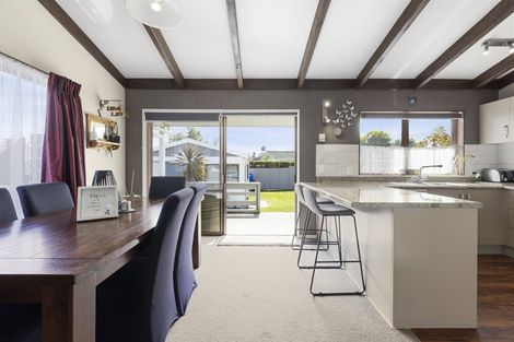 Photo of property in 77 Richmond Avenue, Richmond Heights, Taupo, 3330