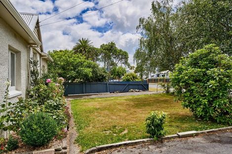 Photo of property in 10 York Street, Moera, Lower Hutt, 5010