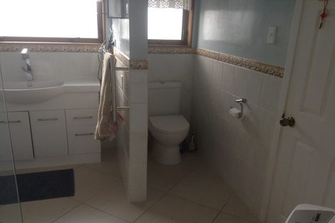 Photo of property in 69 Becroft Drive, Forrest Hill, Auckland, 0620