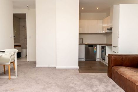 Photo of property in 306a Hurstmere Road, Takapuna, Auckland, 0622