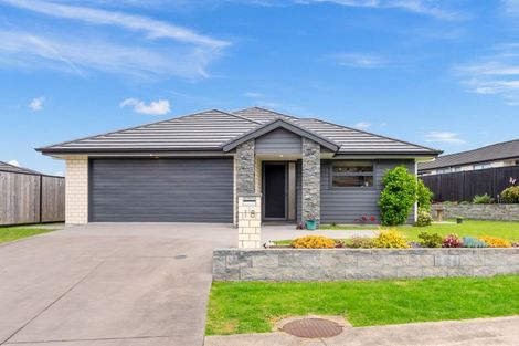 Photo of property in 18 Sycamore Drive, Sunnynook, Auckland, 0620