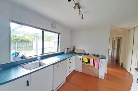 Photo of property in 16 Mallard Place, Unsworth Heights, Auckland, 0632