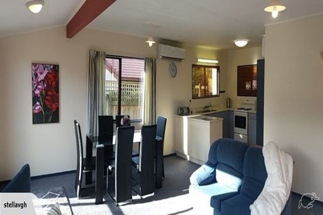 Photo of property in 6 Orchard Place, Lynmore, Rotorua, 3010