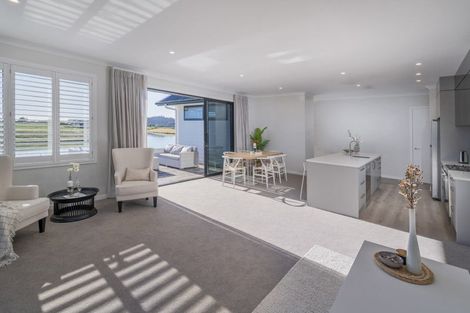 Photo of property in 28 Ngaroma Crescent, Whitianga, 3510