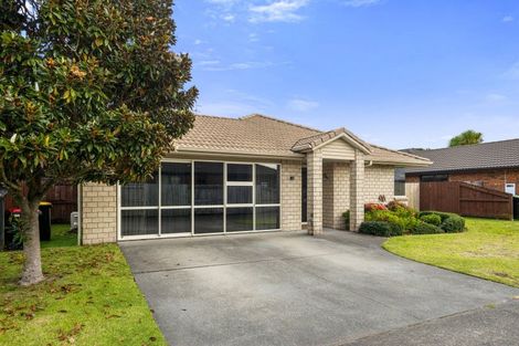 Photo of property in 33 Seabreeze Place, Papamoa Beach, Papamoa, 3118