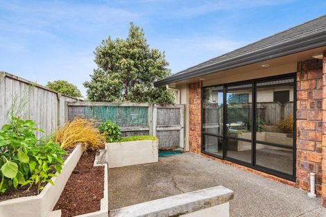 Photo of property in 26 Quadrant Heights, Paraparaumu, 5032