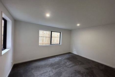 Photo of property in 8b Lynn Road, Bayview, Auckland, 0629