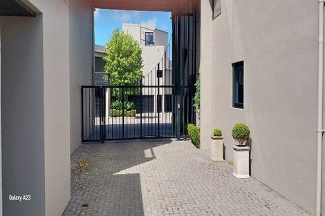 Photo of property in Highwic, 2/32 Hobson Street, Thorndon, Wellington, 6011