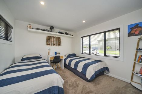 Photo of property in 27 Balrickard Way, Milson, Palmerston North, 4414