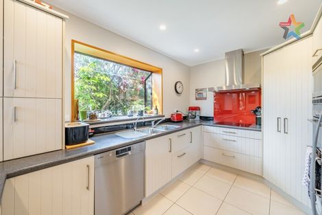 Photo of property in 2a Hobbs Grove, Epuni, Lower Hutt, 5011