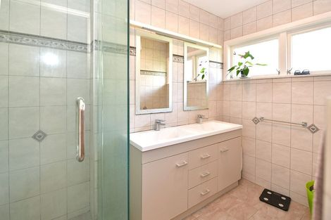 Photo of property in 28 Downer Street, Helensville, 0800