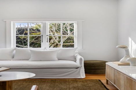 Photo of property in 202 Queen Street, Northcote Point, Auckland, 0627