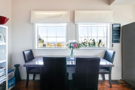 Photo of property in 2 Kipling Avenue, Hospital Hill, Napier, 4110