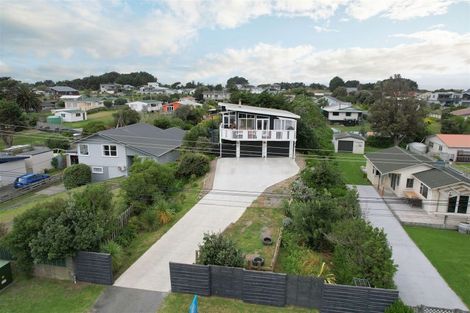 Photo of property in 72 Park Avenue, Waitarere Beach, Levin, 5510