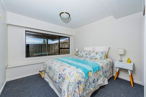 Photo of property in 15 Clearview Heights, Ranui, Auckland, 0612