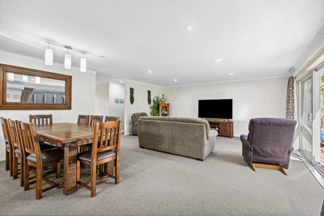 Photo of property in 16c Cyrus Street, Whalers Gate, New Plymouth, 4310