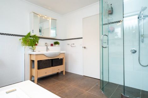 Photo of property in 14 Kingsgate Avenue, Havelock North, 4130