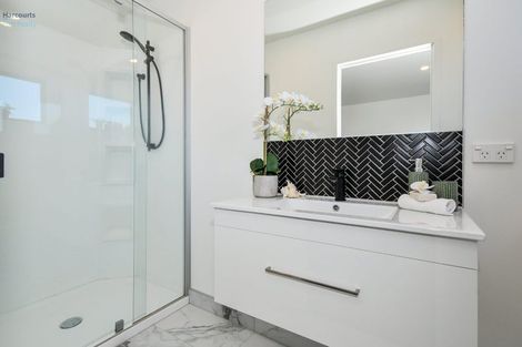 Photo of property in 6 Hoiho Road, Pukekohe, 2120