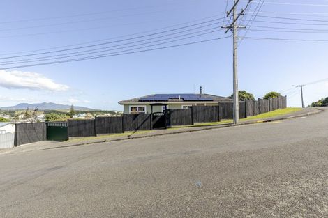 Photo of property in 5 Scott Street, Moturoa, New Plymouth, 4310