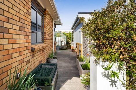 Photo of property in 35a Tukapa Street, Westown, New Plymouth, 4310